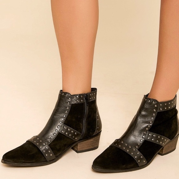 Studded Suede Leather Boots, Amuse Society - Picture 3 of 8